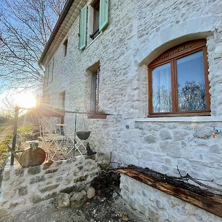 Le Petit Chalus Grand Apartment *